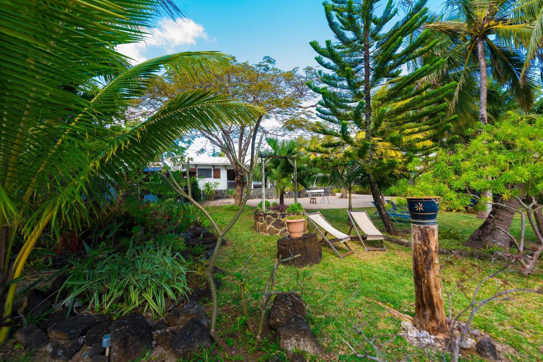 Quaint 4-Bedroom Beach Villa In A Fishing Village Grand Gaube Kültér fotó